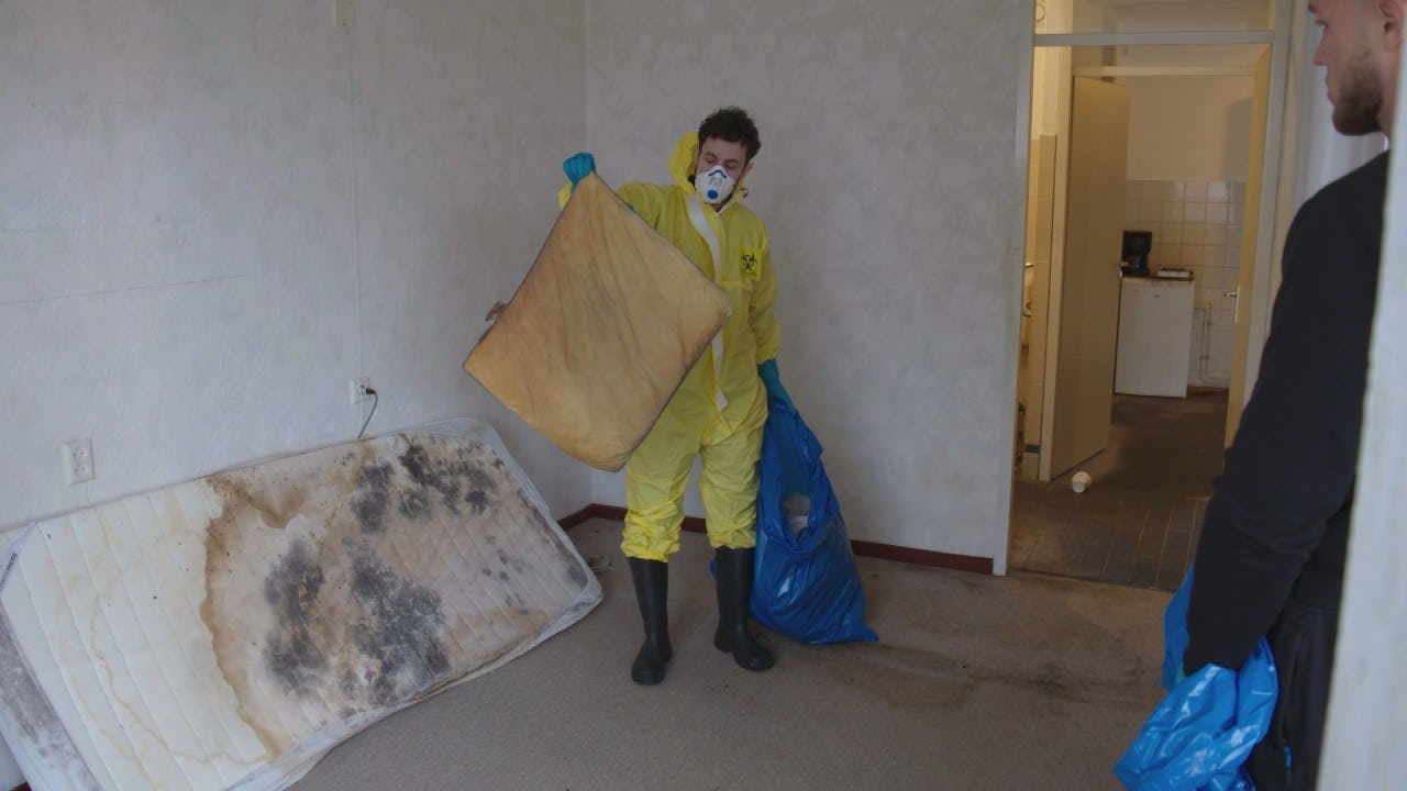 Serie over crime scene cleaner Tuğrul krijgt tweede seizoen 'Niet normaal vies'