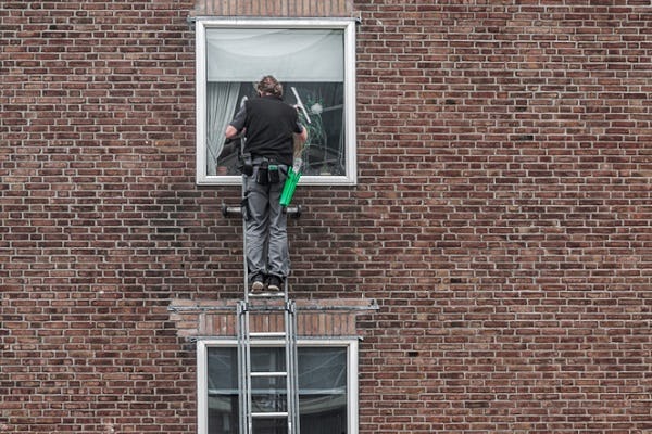 Arbeidsinspectie: vallen blijft meest voorkomende arbeidsongeval in Nederland