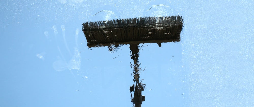 Glas en gevelreiniging: alles over dit complexe vakgebied