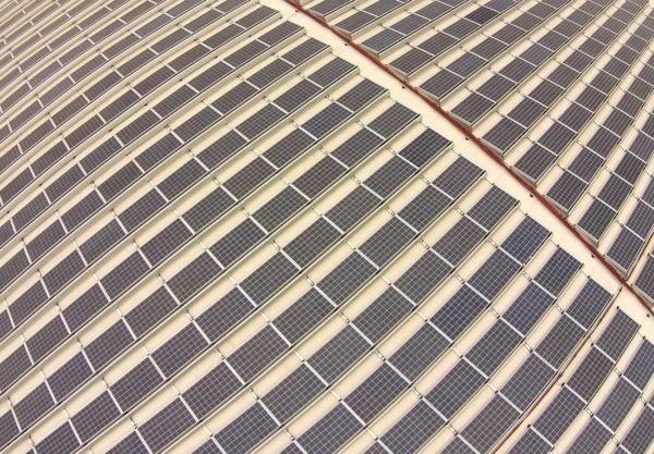 Vastgoedontwikkelaar DOKVAST heeft KiesZon opdracht gegeven drie van haar distributiecentra, waaronder één in Eindhoven, te voorzien van zonnepanelen. In totaal gaat het om 41.536 panelen. Jaarlijks zullen die ruim 11.000.000 kWh aan groene stroom opwekken. KiesZon engineert, realiseer...