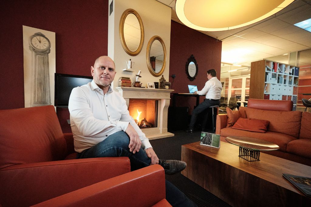 Rob Hasselbach: "De thuiswerkplek vraagt aandacht."