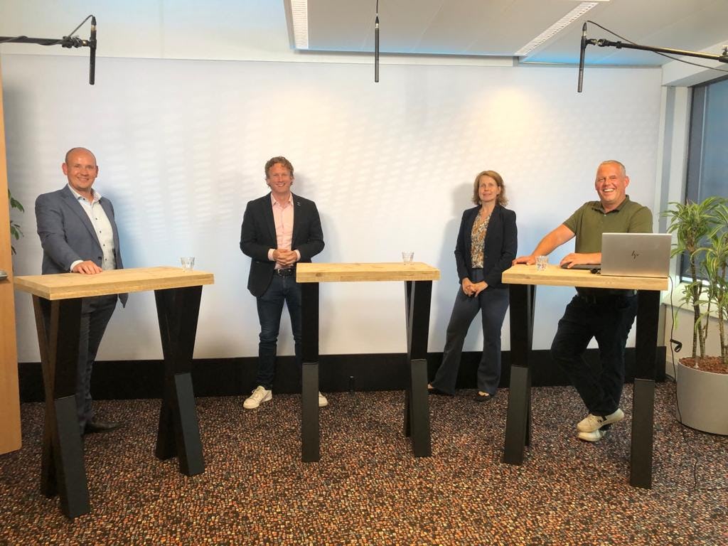In de studio na het webinar (v.l.n.r.): Ben van der Veer, Edwin de Vries, Karen Oude Hengel, Marcel Jongmans