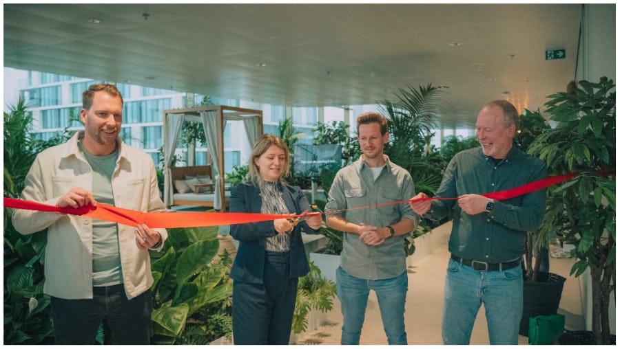 Opening. (vlnr) Head of People Niels van der Heijden, wethouder Susanne Schilderman, CEO Patrick Meutzner en COO Igo Trampe