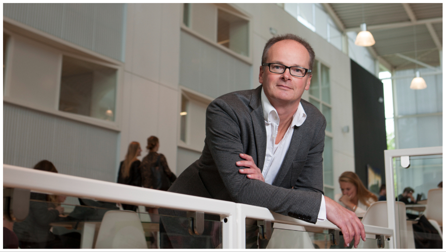 Mark Mobach, Ph.D.
Professor Facility Management (Foto: Rogier Veldman)
