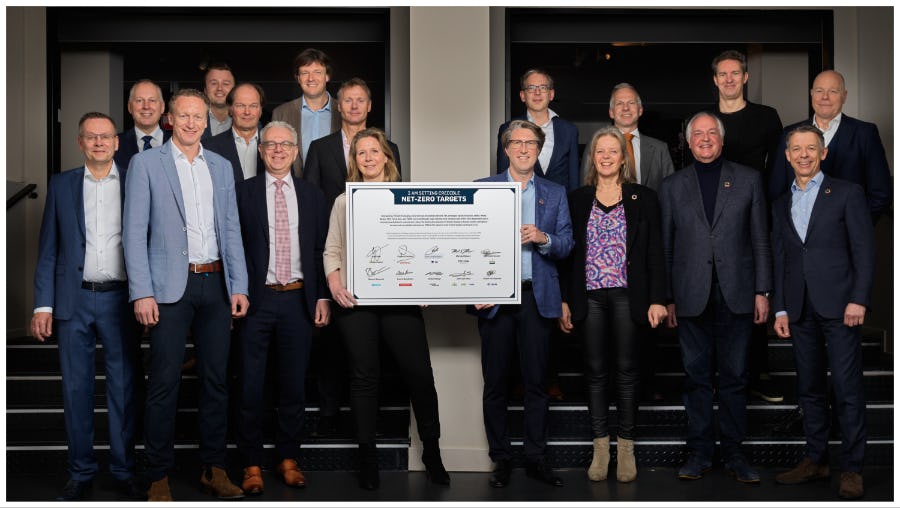 Ondertekening klimaatakkoord door CEO's tijdens ontbijtsessie op 18 april