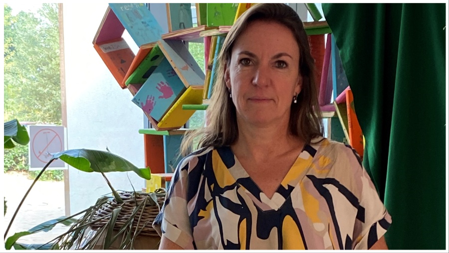 Sonja Koemans, senior facilitair adviseur en contractmanager bij Sophia Scholen