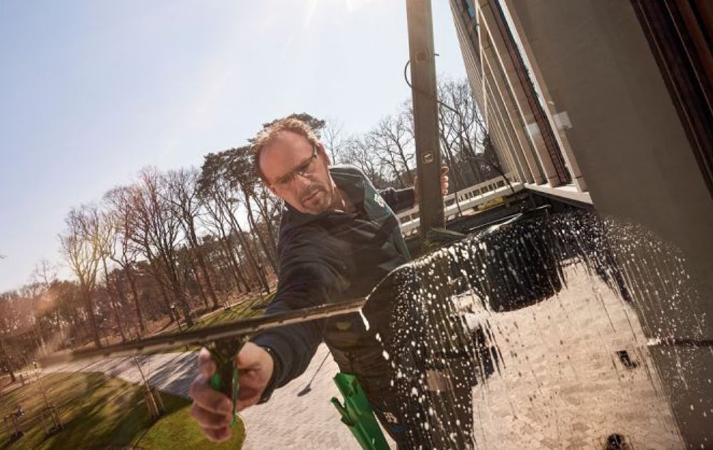 Asito start pilot met het inzetten van regenwater voor schoonmaakwerk