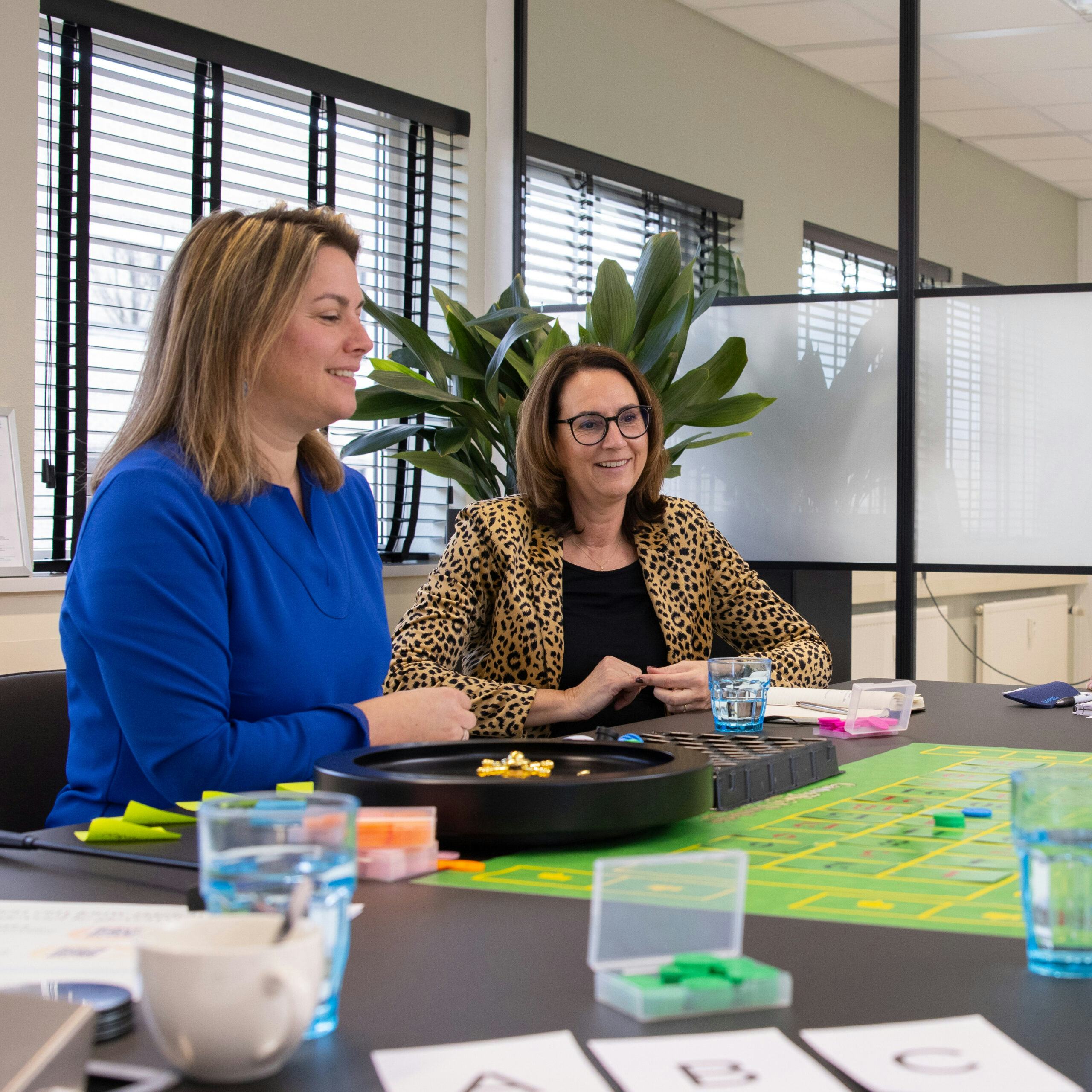 Spel laat schoonmakers uitblinken in gastvrijheid : "Spelenderwijs leren is leuker dan met een blocnote in een zaal"