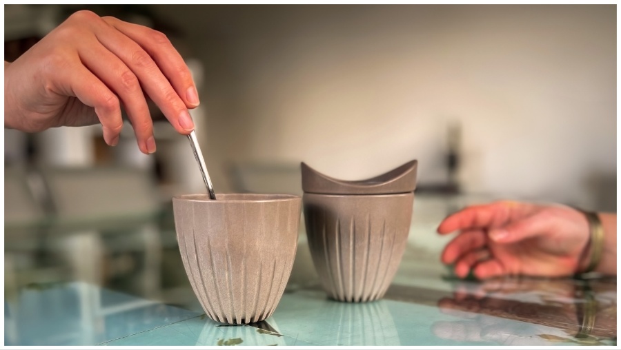 Coffee based cafea cup