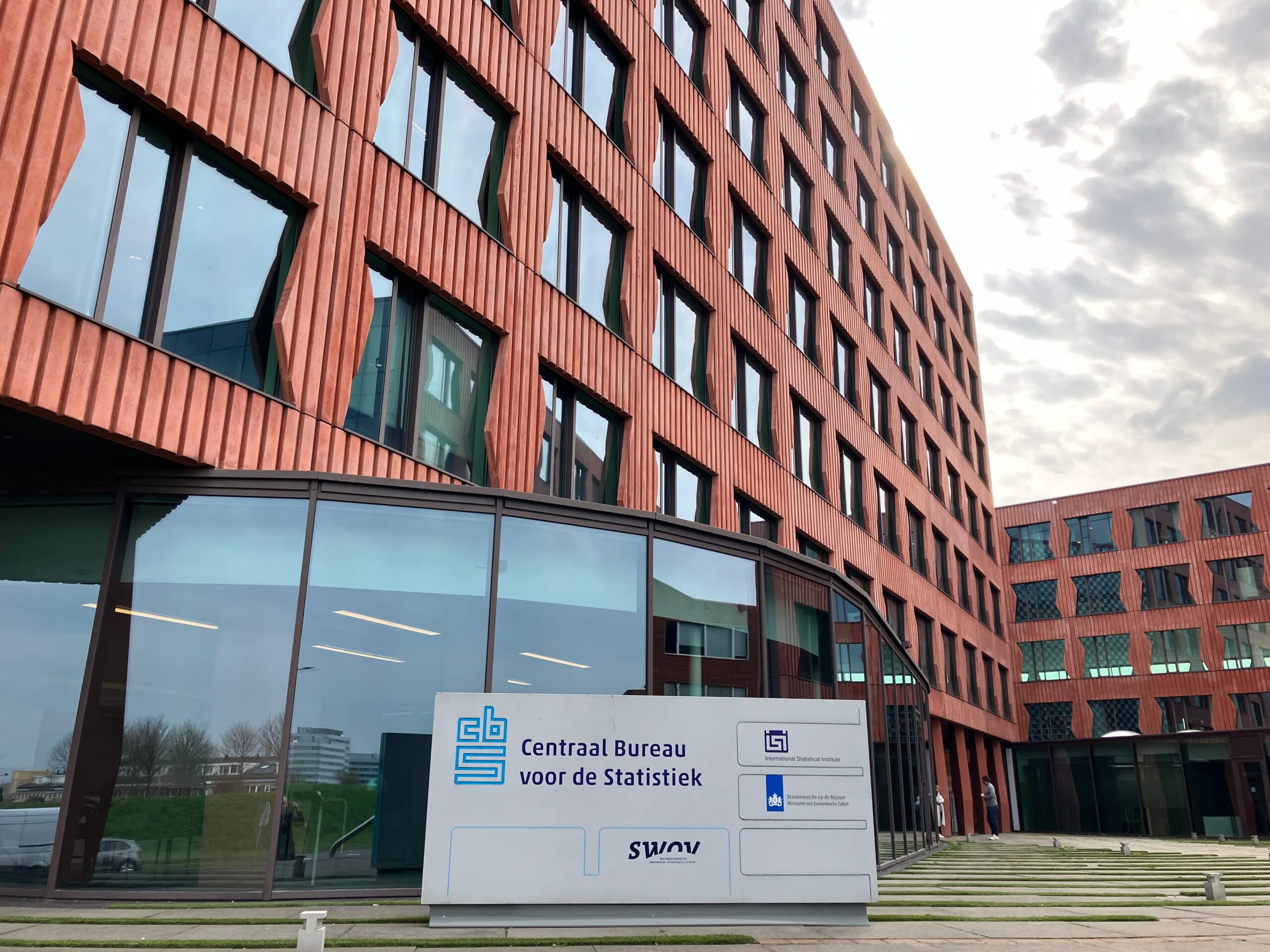 Onderzoek CBS: werken buiten kantoortijden daalt naar bijna 20 procent