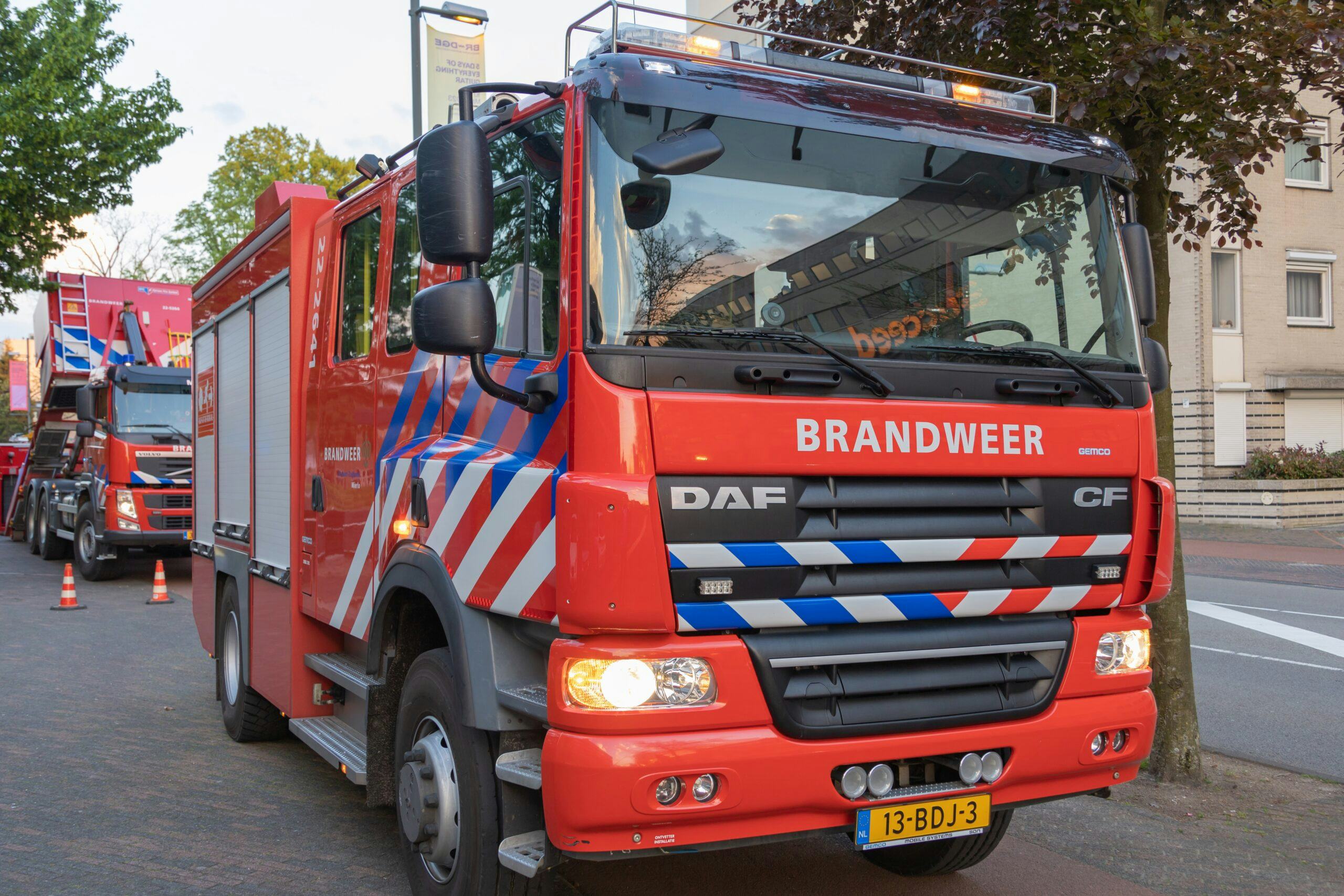 Brandweer schiet glazenwasser Fedor te hulp