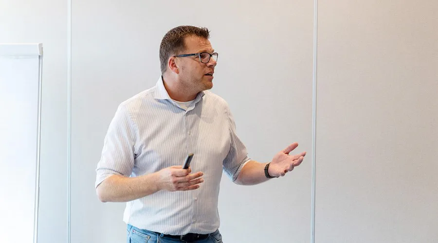 Ernst-Willem van Drumpt (Alliander): 'Hout zorgt voor een heel fijn werkklimaat' (video)