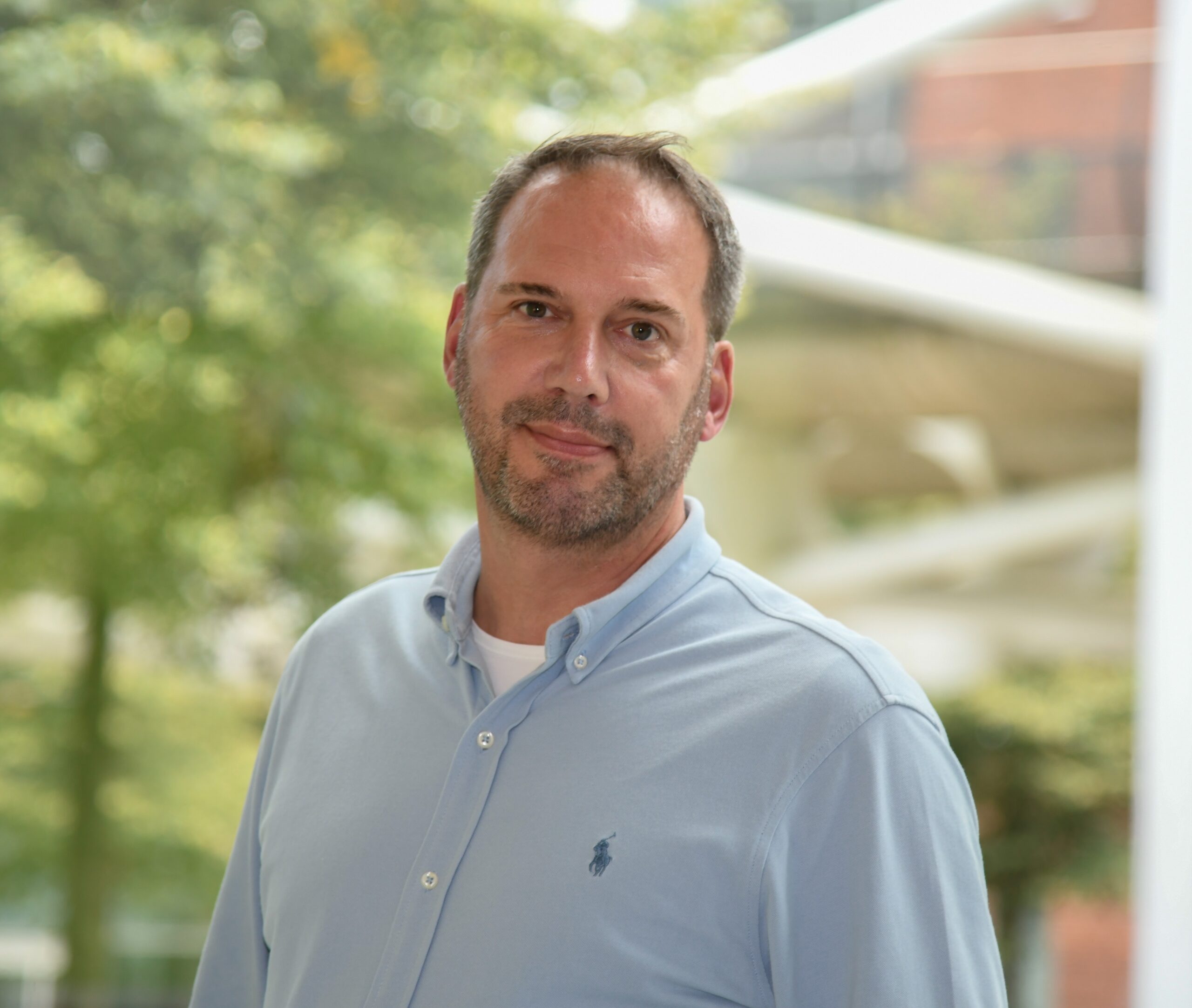 Arjen van 't Klooster: 'Als ik als huurder aan mijn gebouweigenaar vraag: kan je de straat niet vergroenen is de kans groot dat hij me verbaasd aankijkt en me wijst op het feit dat ik een huurcontact voor de Zilveren Toren heb'