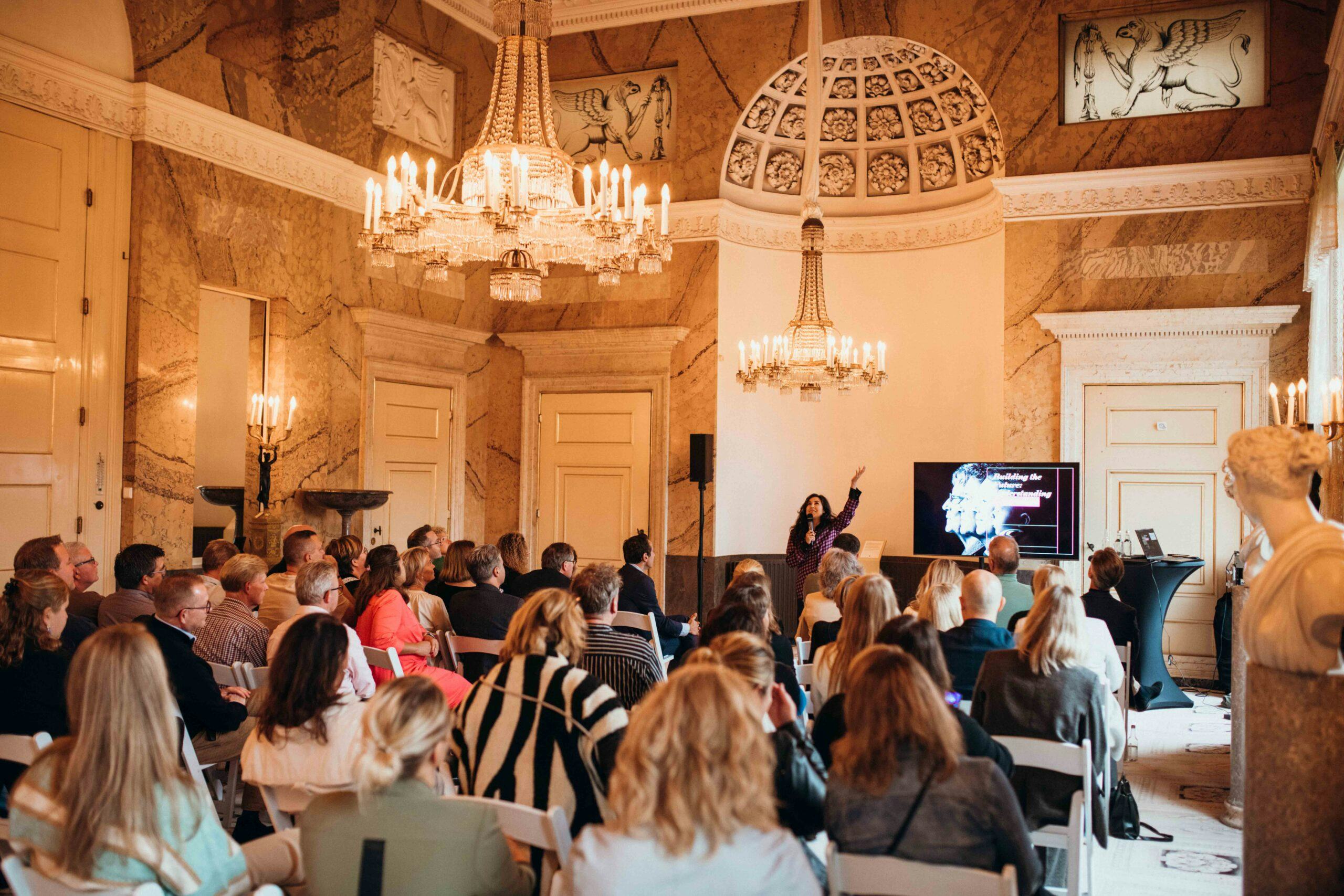 Generaties op de werkvloer: de verbindende rol van de facilitair manager