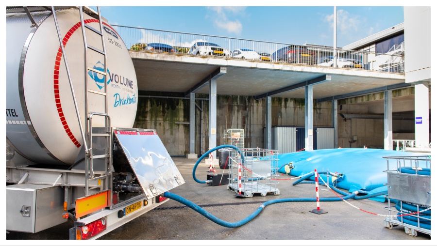 Vullen waterzak na E-colibesmetting (beeld: Medische fotografie Gelre ziekenhuizen)