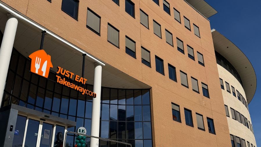 Just Eat Takeaway.com in Enschede. Beeld: Facto.