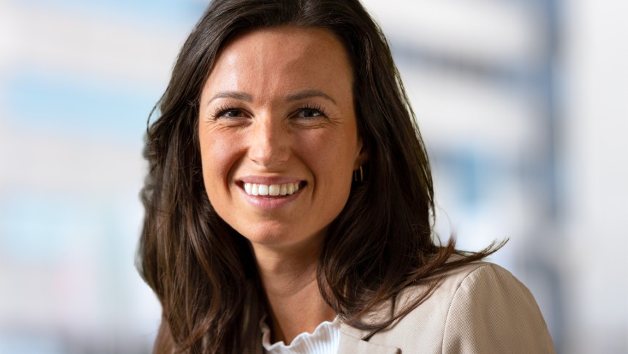 Beeld ISS. Maxime Monasso, Key Accountmanager bij ISS Facility Services.