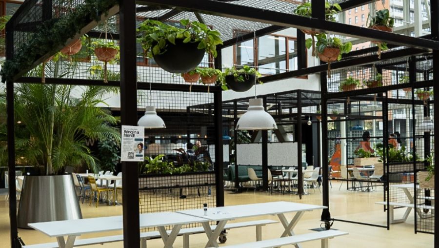 Cateringconcept bij Odido. Beeldcredits: @hutten.eu op Instagram