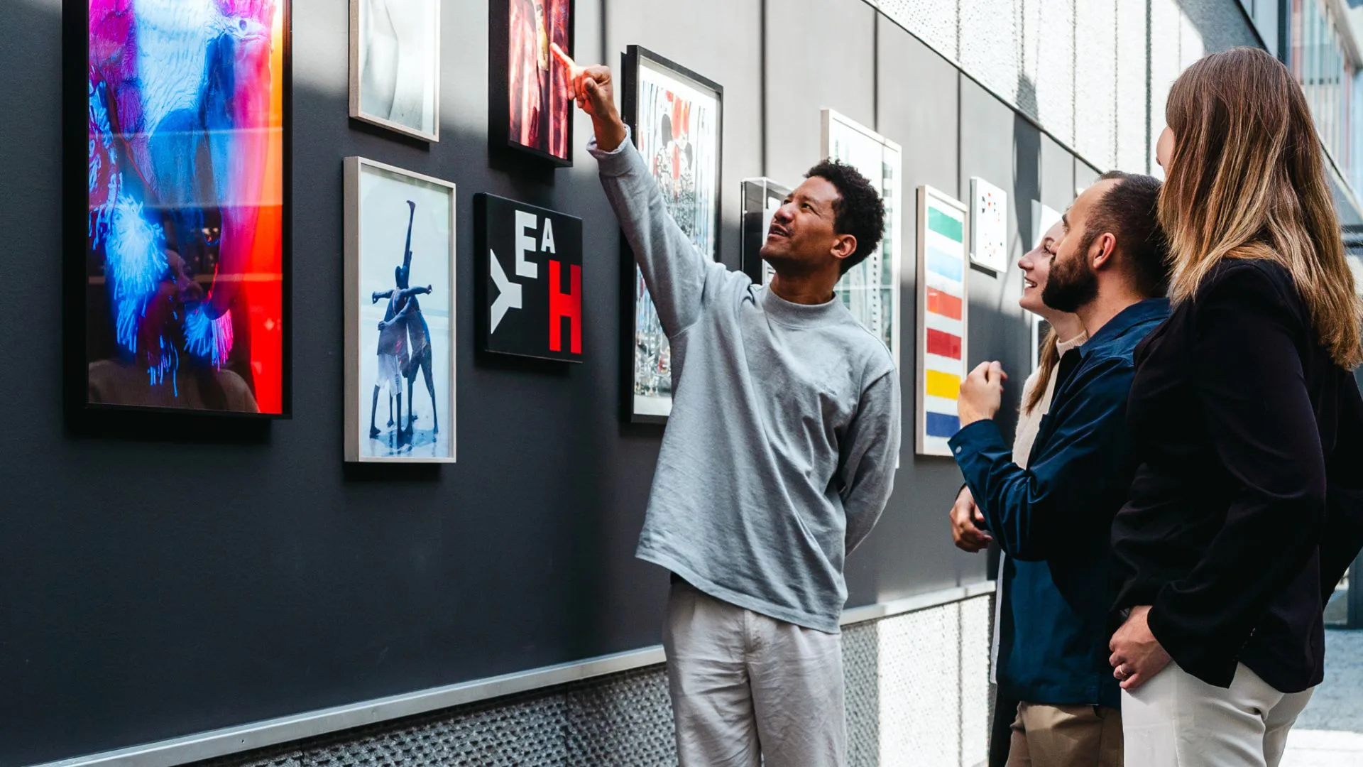 Dit is hoe kunst waarde toevoegt aan de werkplek van PwC, Provincie Zuid-Holland en Amsterdam UMC