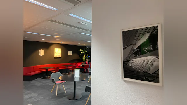 Foto in het kantoor van PwC uit de collectie Heden / Today van Jan Willem Kaldenbach en Noor Nuyten. Beeld: Christijn Groeneveld