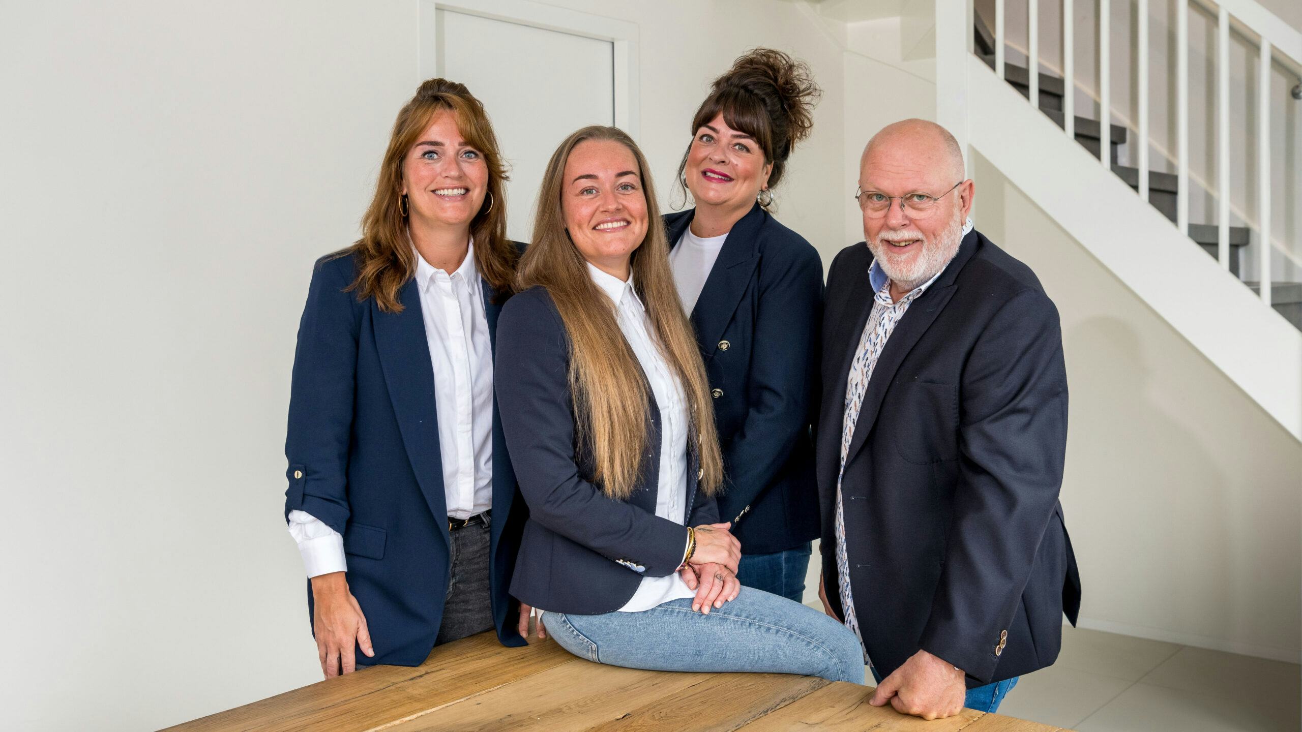 Drie zussen en hun vader werken samen bij familiebedrijf Rowinkel Schoonmaak: 'We hebben iets moois gecreëerd'