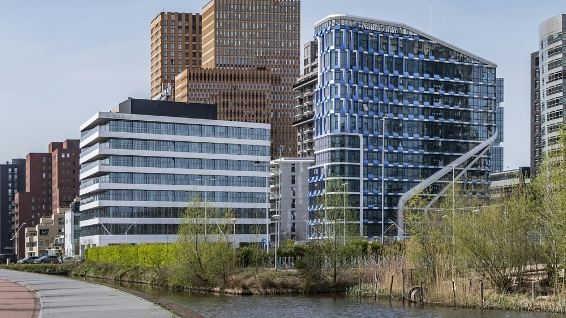 Kantoren in Amsterdam (beeld: Shutterstock).