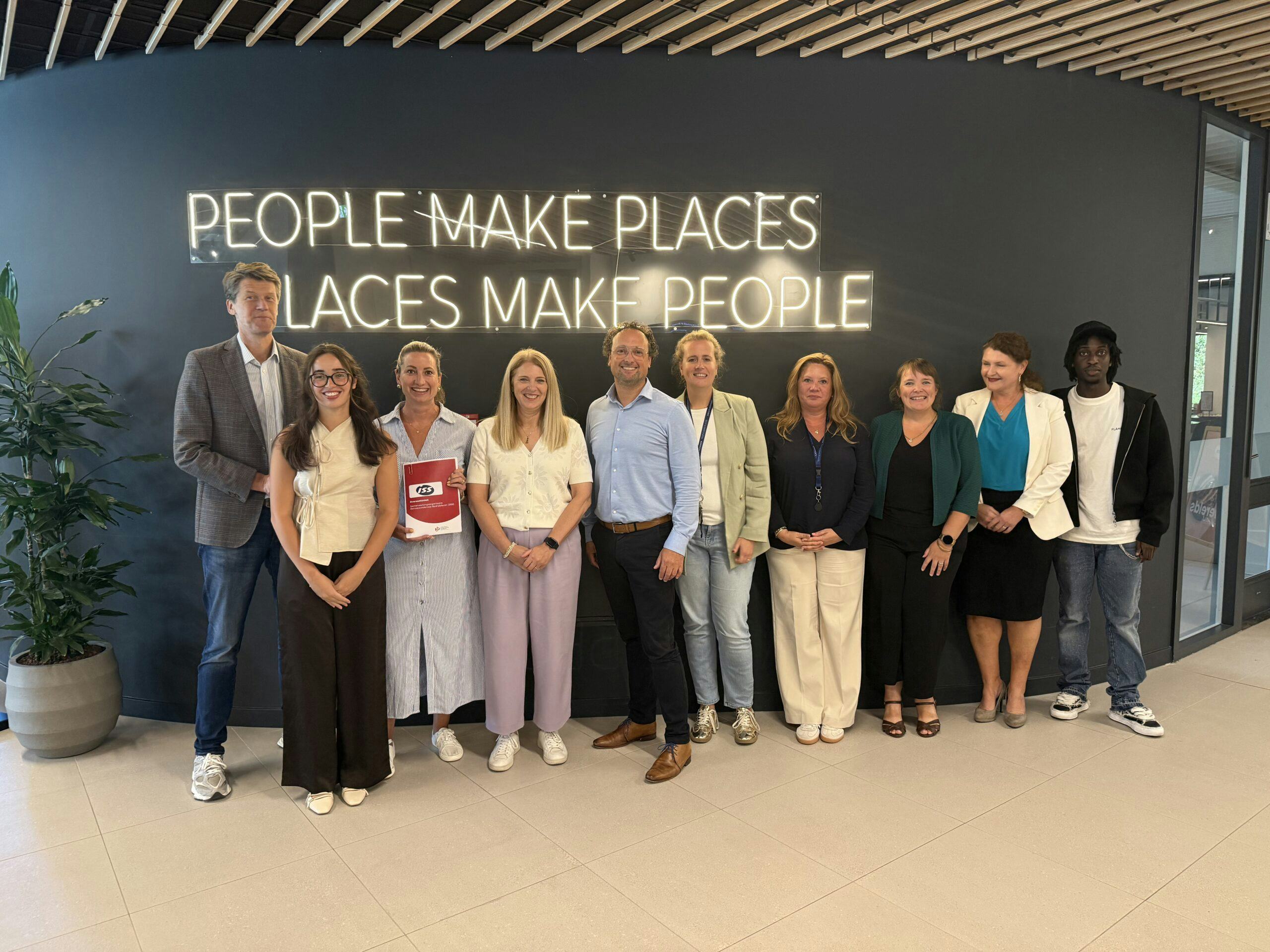 Groepsfoto met alle betrokkenen ISS en SBB.