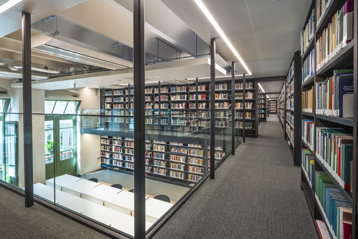 Studiezaal. Universiteitsbibliotheek Amsterdam. Photo©JHML 2025