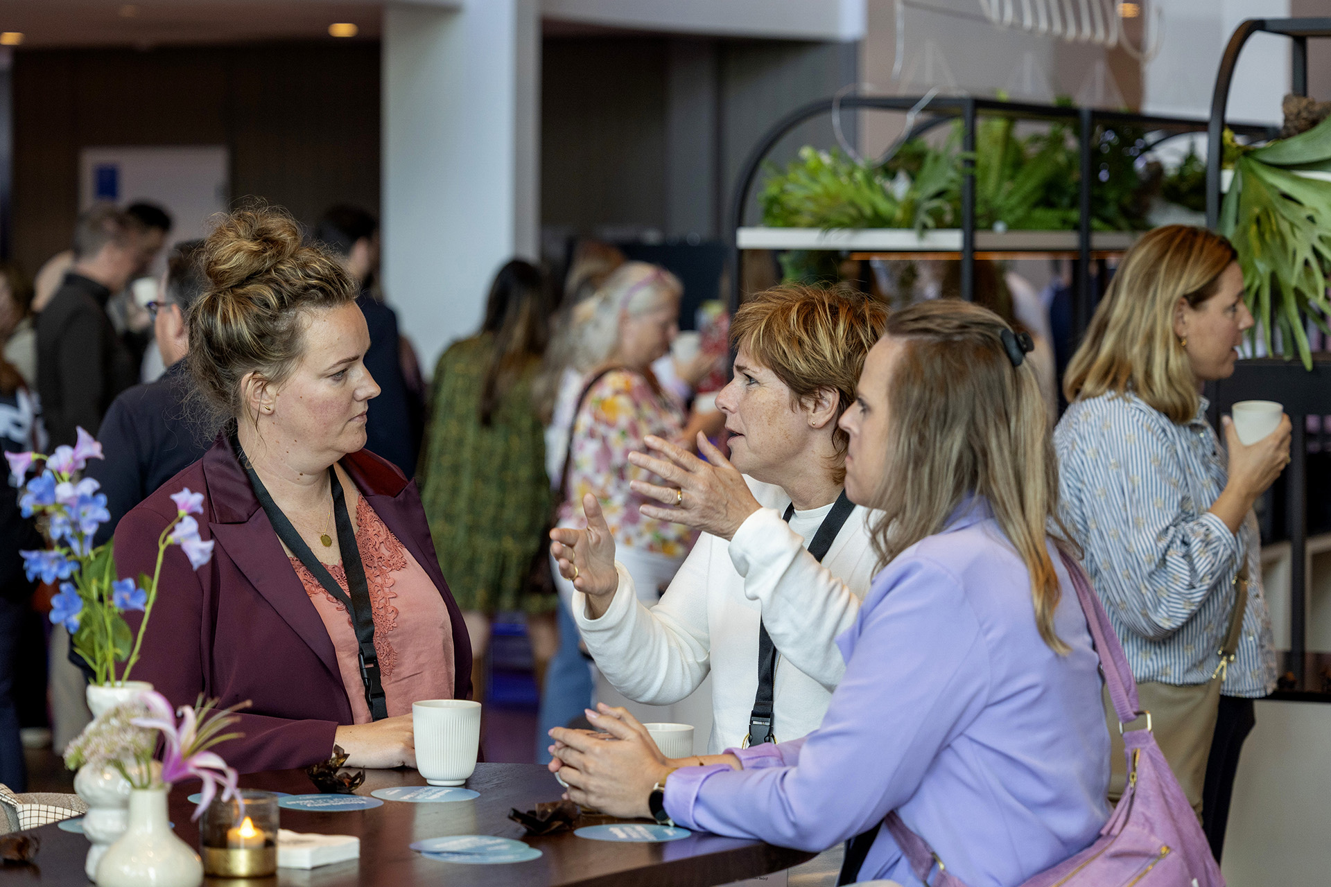 Netwerkmoment tijdens Facto Congres 2025 (beeld: Herbert Wiggerman)