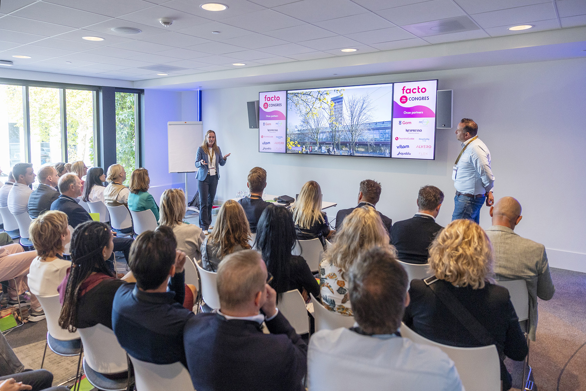Kennissessie van De Nederlandsche Bank met Stefanie Colnot en Maarten van Gestel, Facto Congres 2025 (beeld: Herbert Wiggerman)