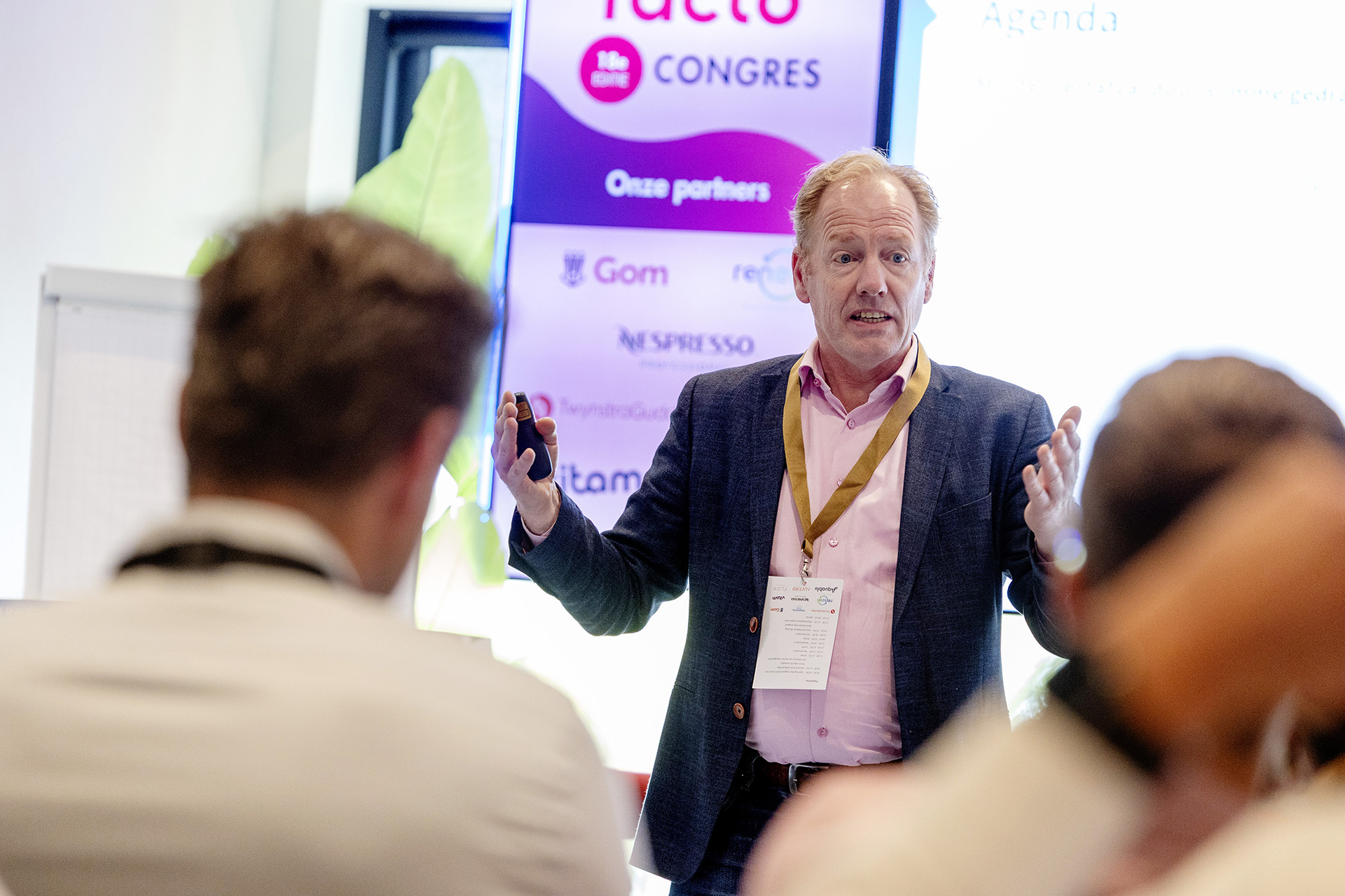 Gilbert de Raad tijdens kennissessie Renewi, Facto Congres 2025 (beeld: Herbert Wiggerman)