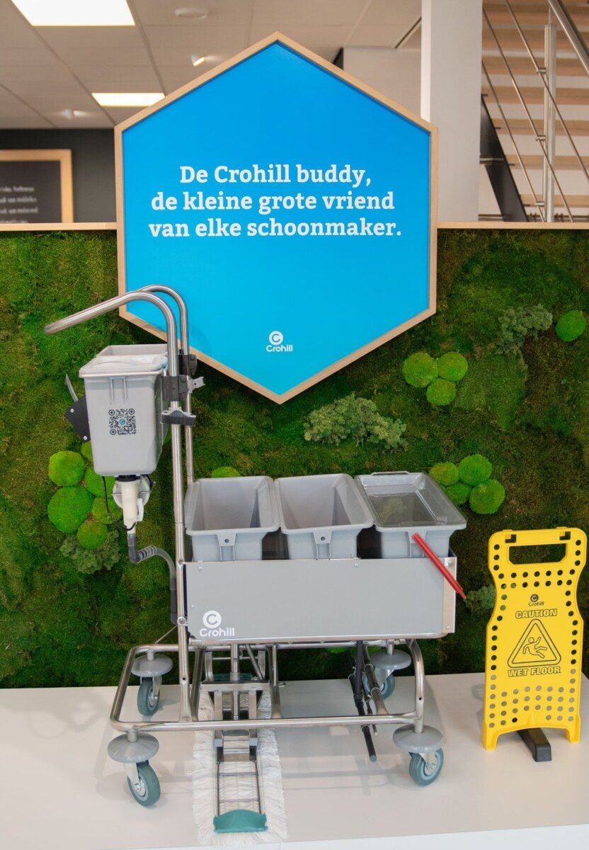 Met de buddy biedt Crohill een volwaardig alternatief voor de schrobzuigmachine.