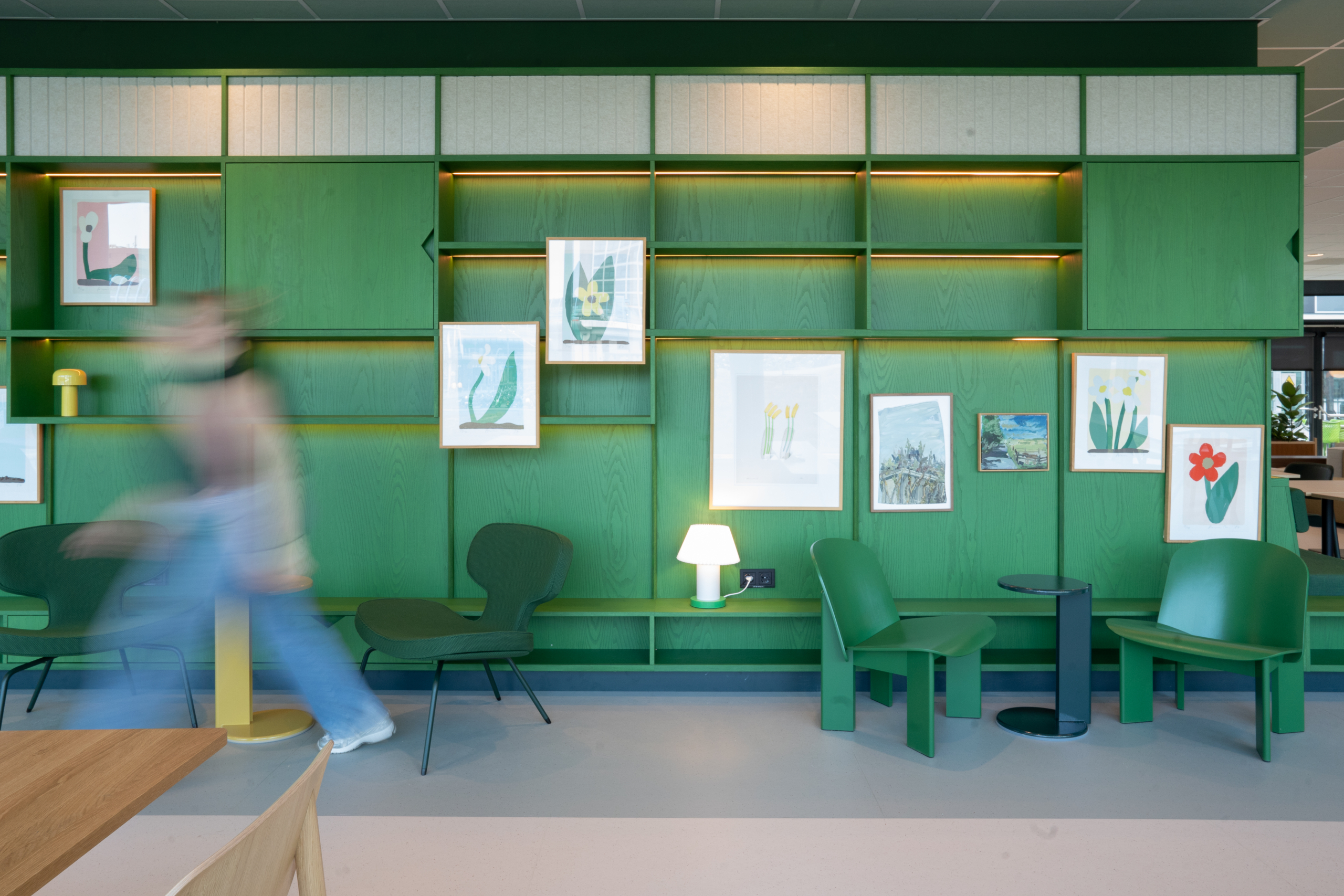 Vernieuwde werkomgeving en bedrijfsrestaurant KPN-kantoor Amsterdam (Powerplant)