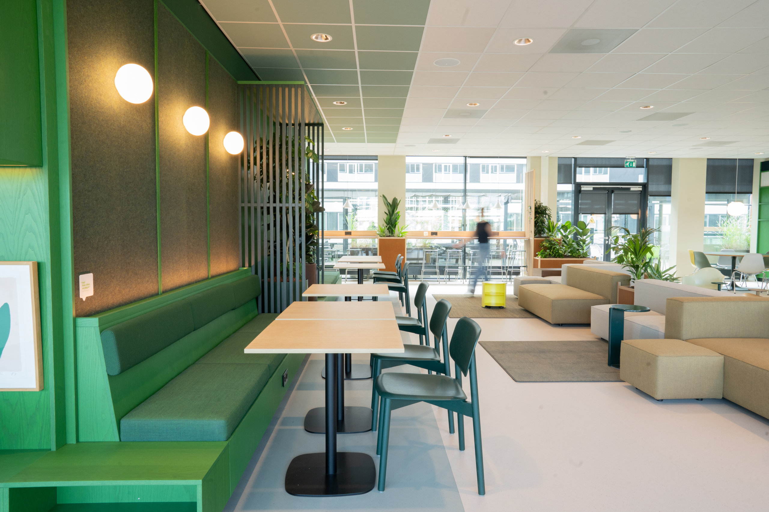 Vernieuwde werkomgeving en bedrijfsrestaurant KPN-kantoor Amsterdam (Powerplant)