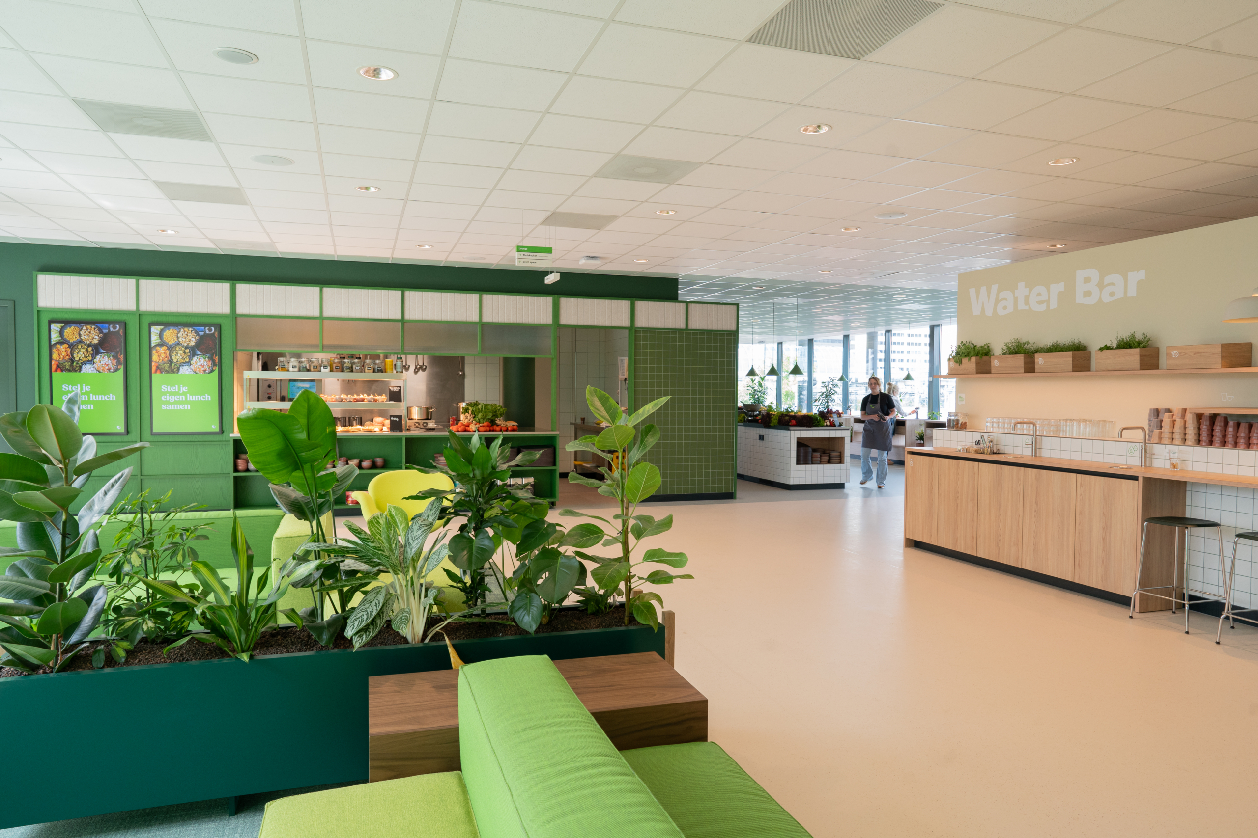 Vernieuwde werkomgeving en bedrijfsrestaurant KPN-kantoor Amsterdam (Powerplant)