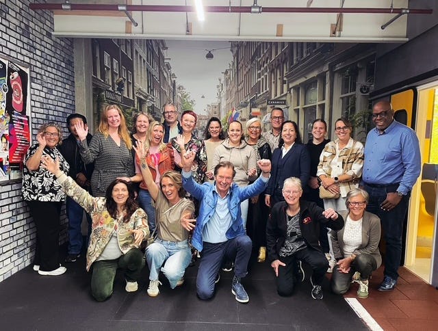 Koningin Máxima bezoekt ADG voor gesprek over pensioencommunicatie