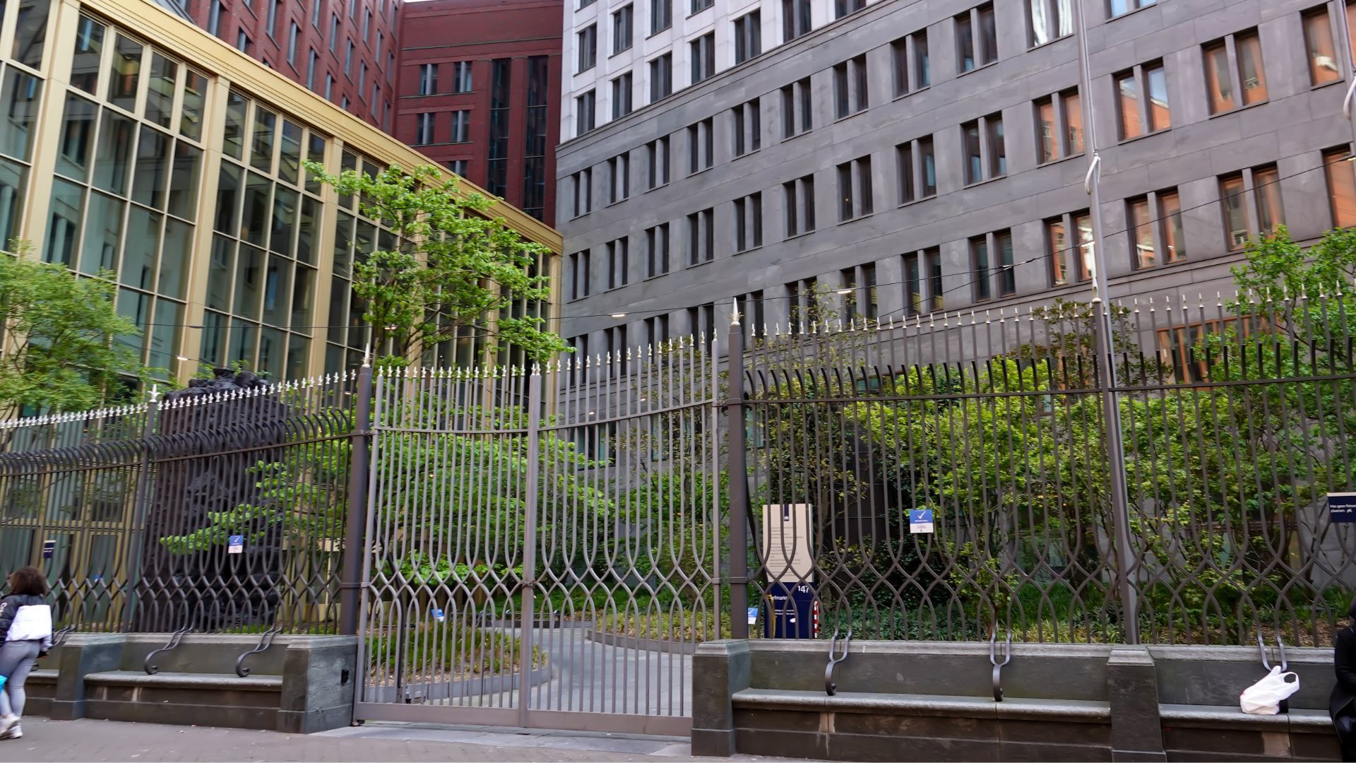Het kantoor van het ministerie van BZK aan de Turfmarkt in Den Haag. Beeld via Shutterstock