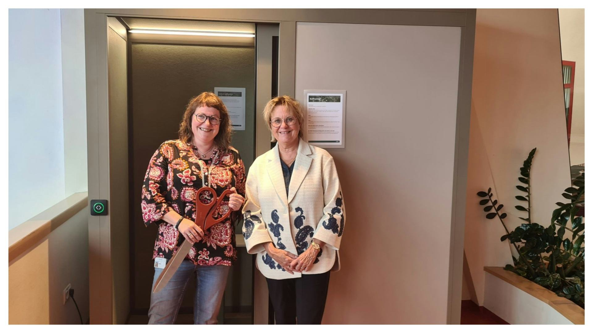 Isala opening kolfruimtes Michèle Blom (r) Raad van Bestuur Isala en Marjan Kruimer (l)