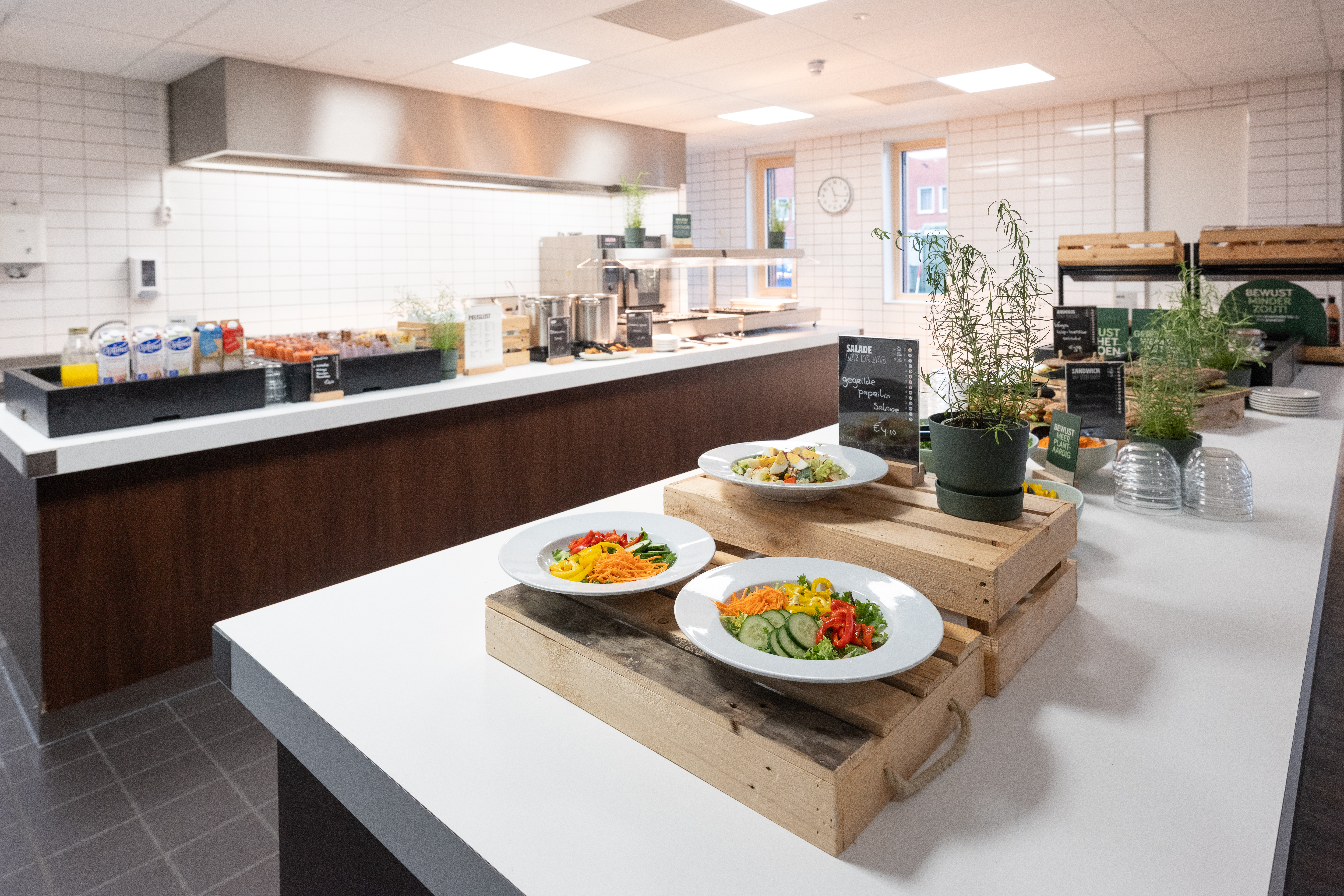 Het vernieuwde bedrijfsrestaurant. Foto door VanVlietFotografie