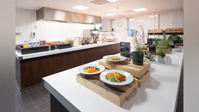 Het vernieuwde bedrijfsrestaurant. Foto door VanVlietFotografie