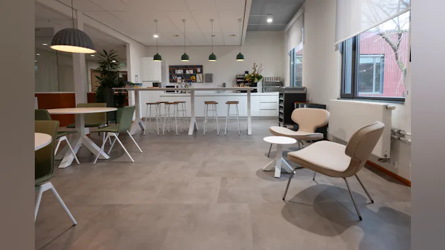 Het ankerpunt, een flexibele ruimte voor medewerkers. Foto door VanVlietFotografie
