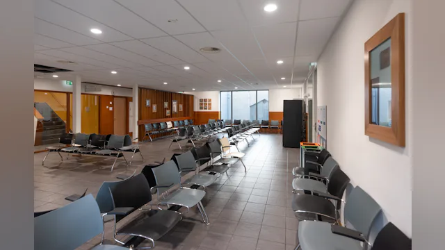 Een van de vijf wachtruimtes in het aanmeldcentrum. Foto door VanVlietFotografie