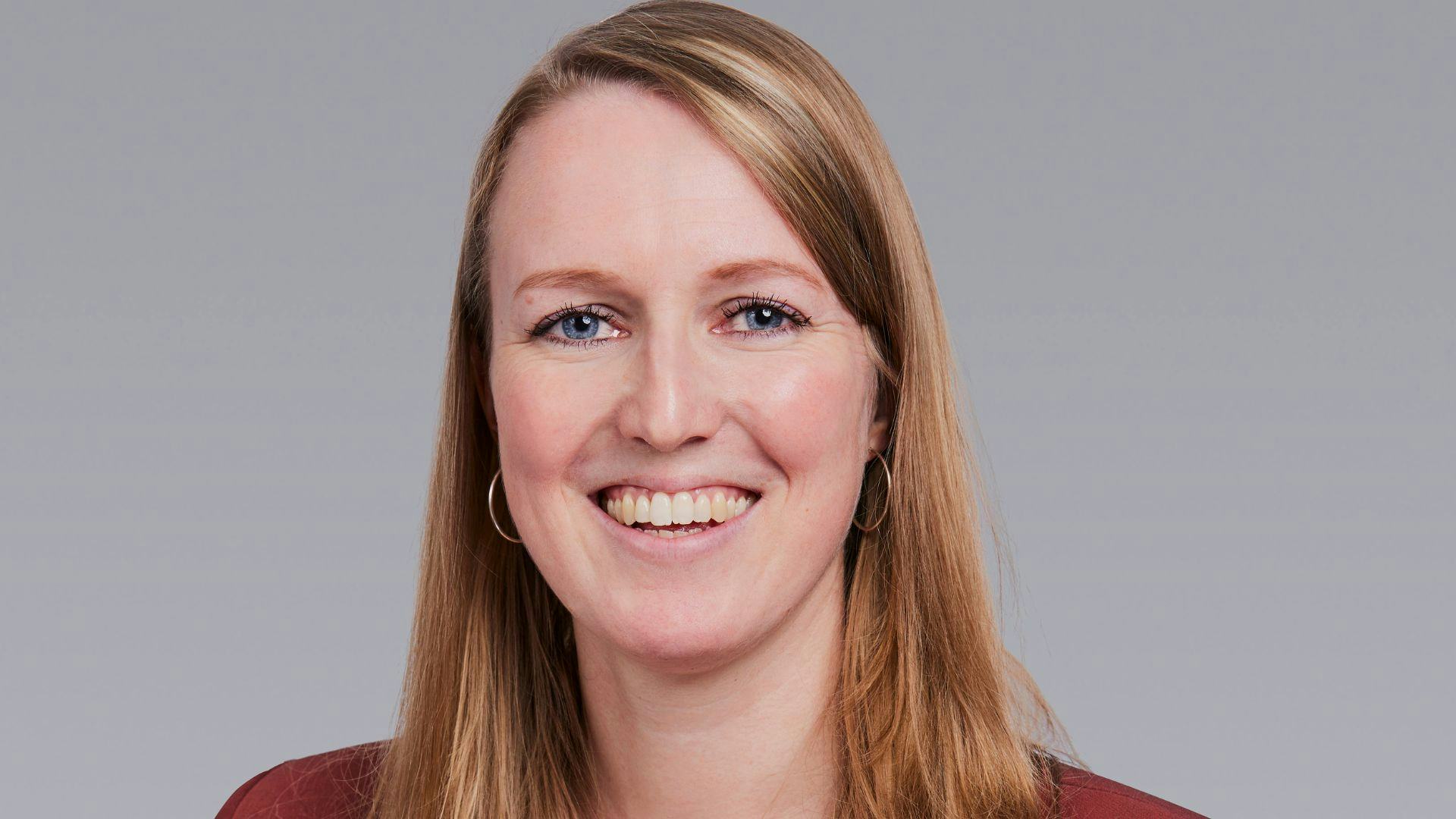 Sharmayne van Keulen, senior consultant Facility Management bij Colliers. Foto door Het Portretbureau