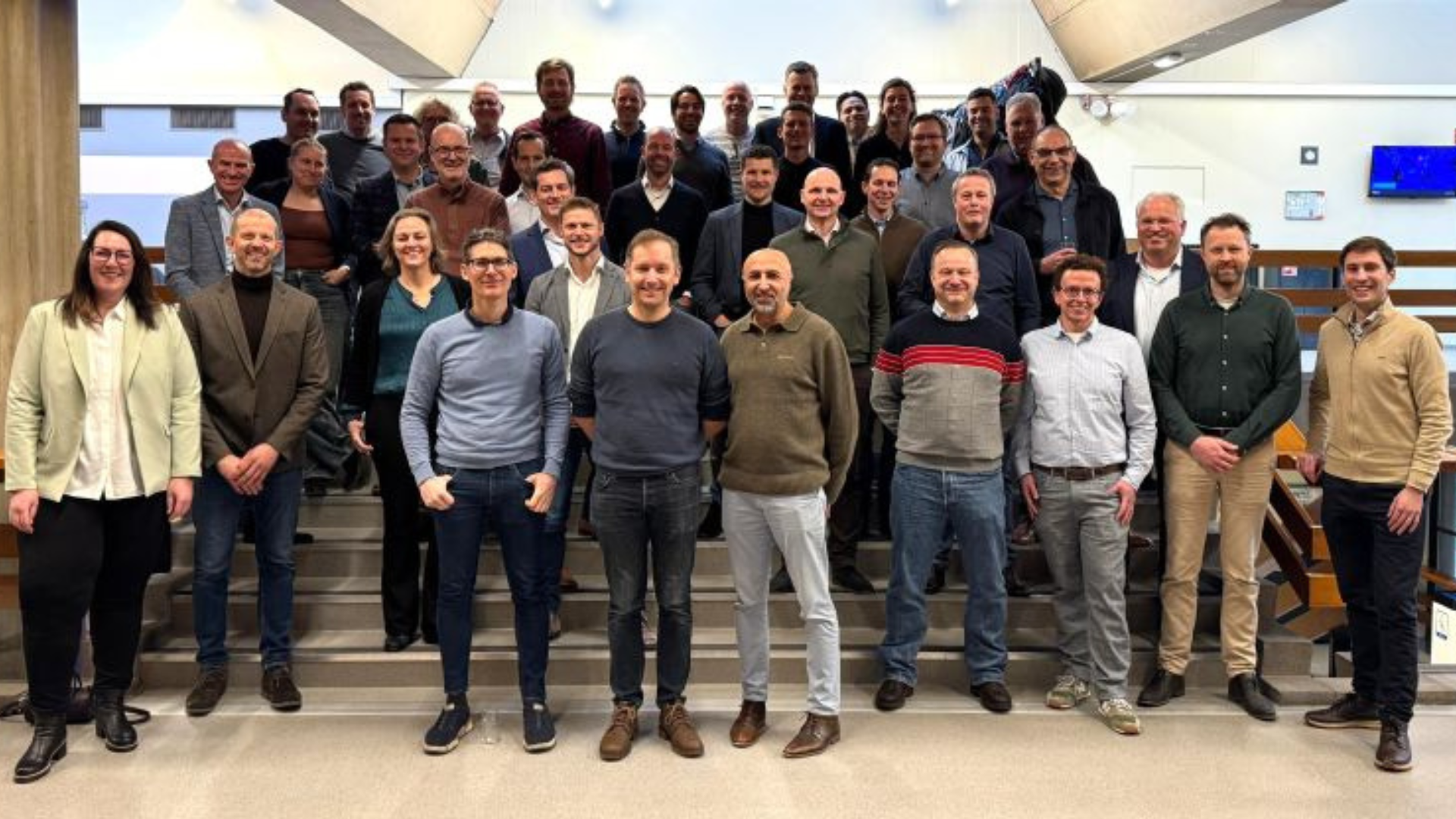 Alle partijen van de samenwerking op de TU Delft. Foto: TU Delft