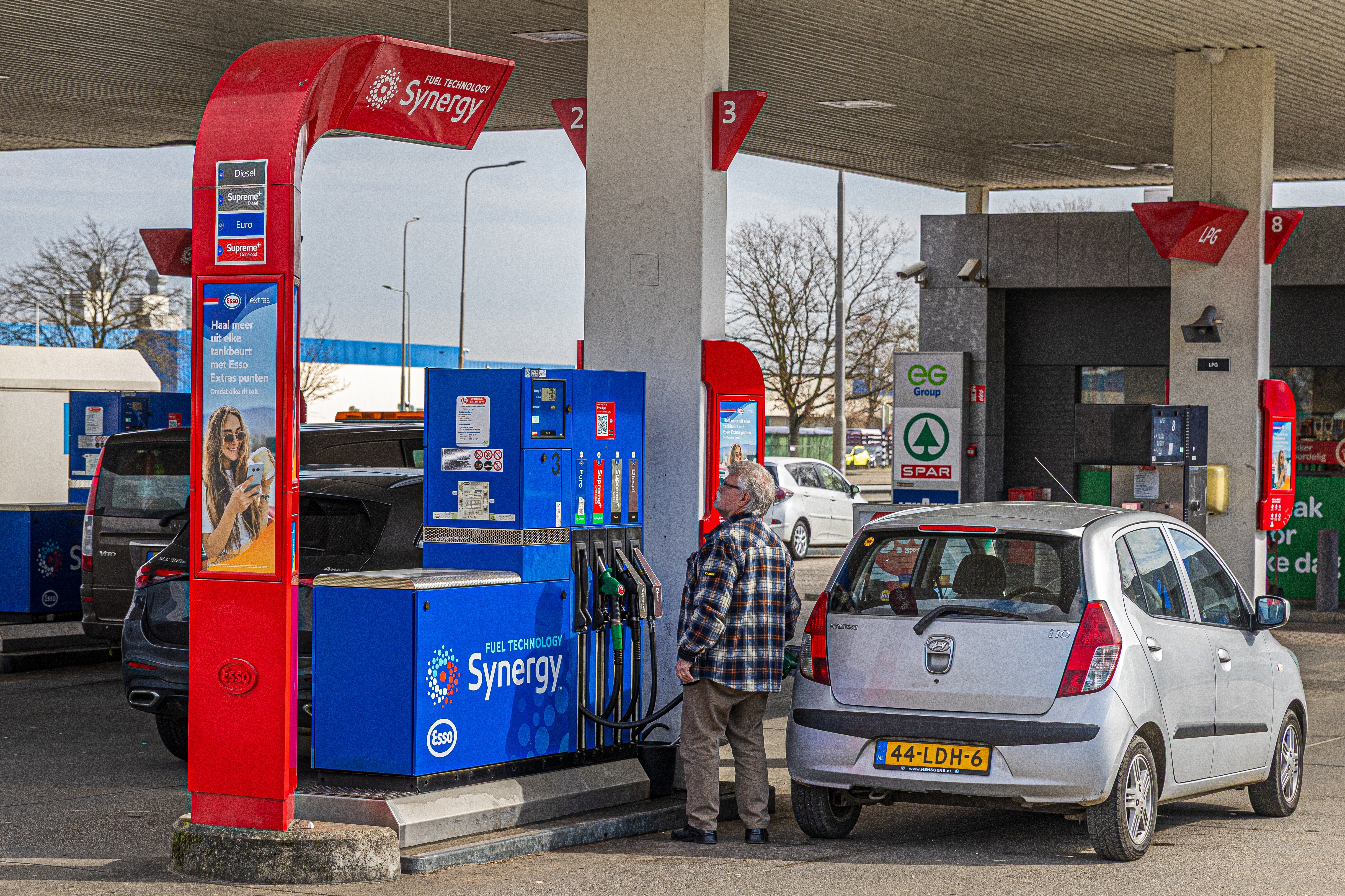 Door de oorlog in met Midden-Oosten stijgen de brandstofprijzen snel. Beeld: Bart Tummers / ANP