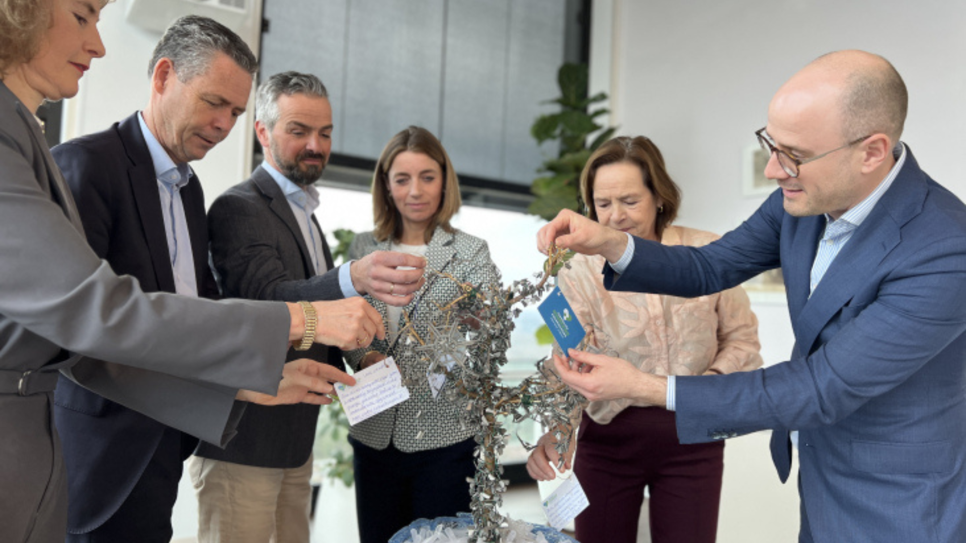 Ondertekening op 27 februari door St. Antonius, Meander Medisch Centrum, Diakonessenhuis, Prinses Máxima Centrum voor Kinderoncologie, UMC Utrecht en de provincie Utrecht. Beeld: Provincie Utrecht
