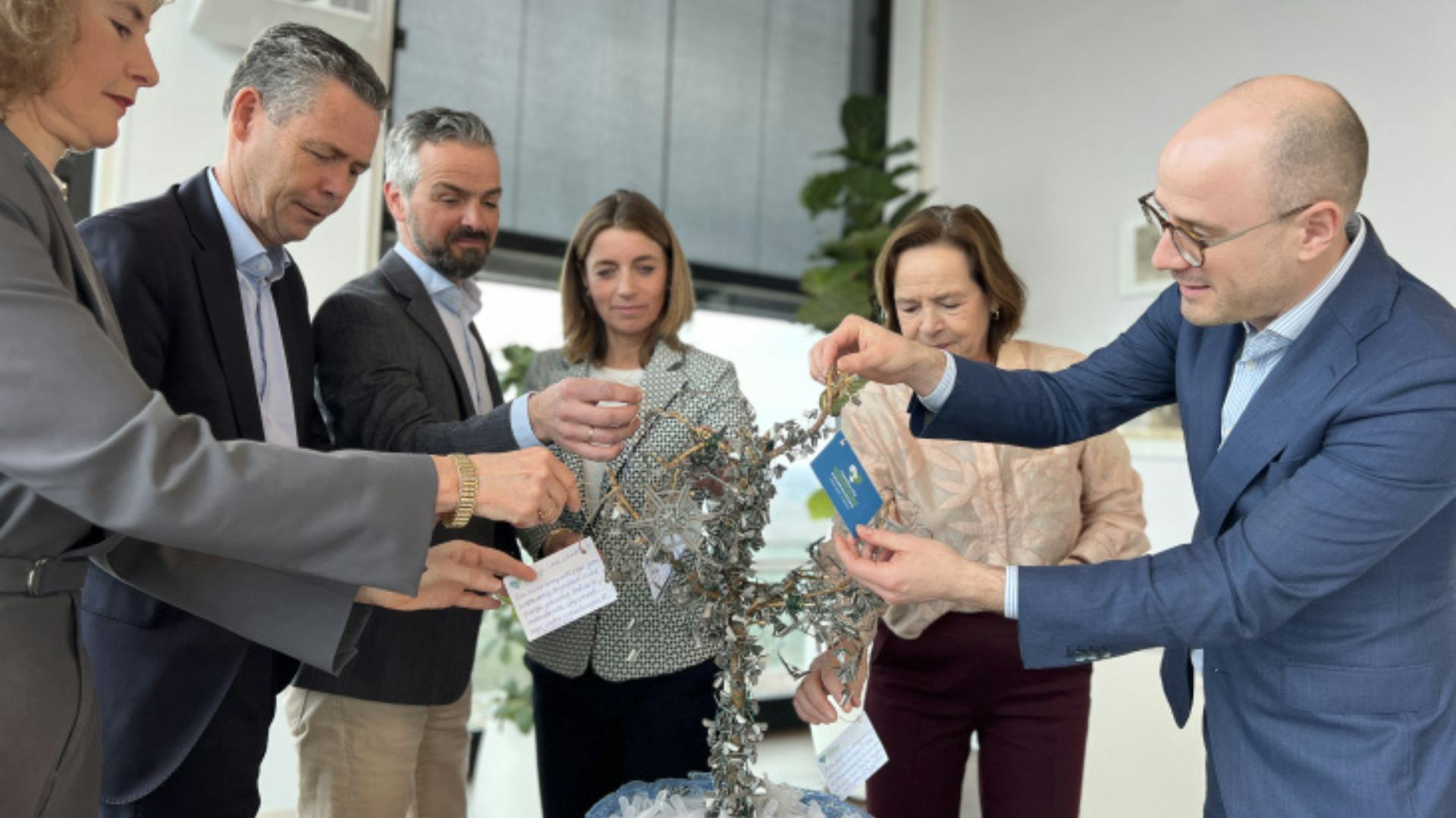 Ondertekening op 27 februari door St. Antonius, Meander Medisch Centrum, Diakonessenhuis, Prinses Máxima Centrum voor Kinderoncologie, UMC Utrecht en de provincie Utrecht. Beeld: Provincie Utrecht