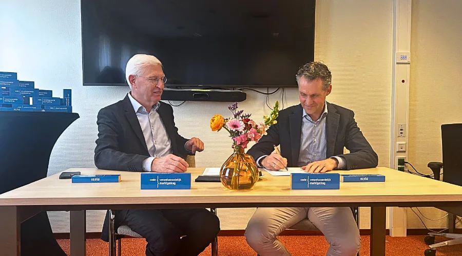 Geert van de Laar van de Code (links) en Wouter Vreeman van Isala (rechts)