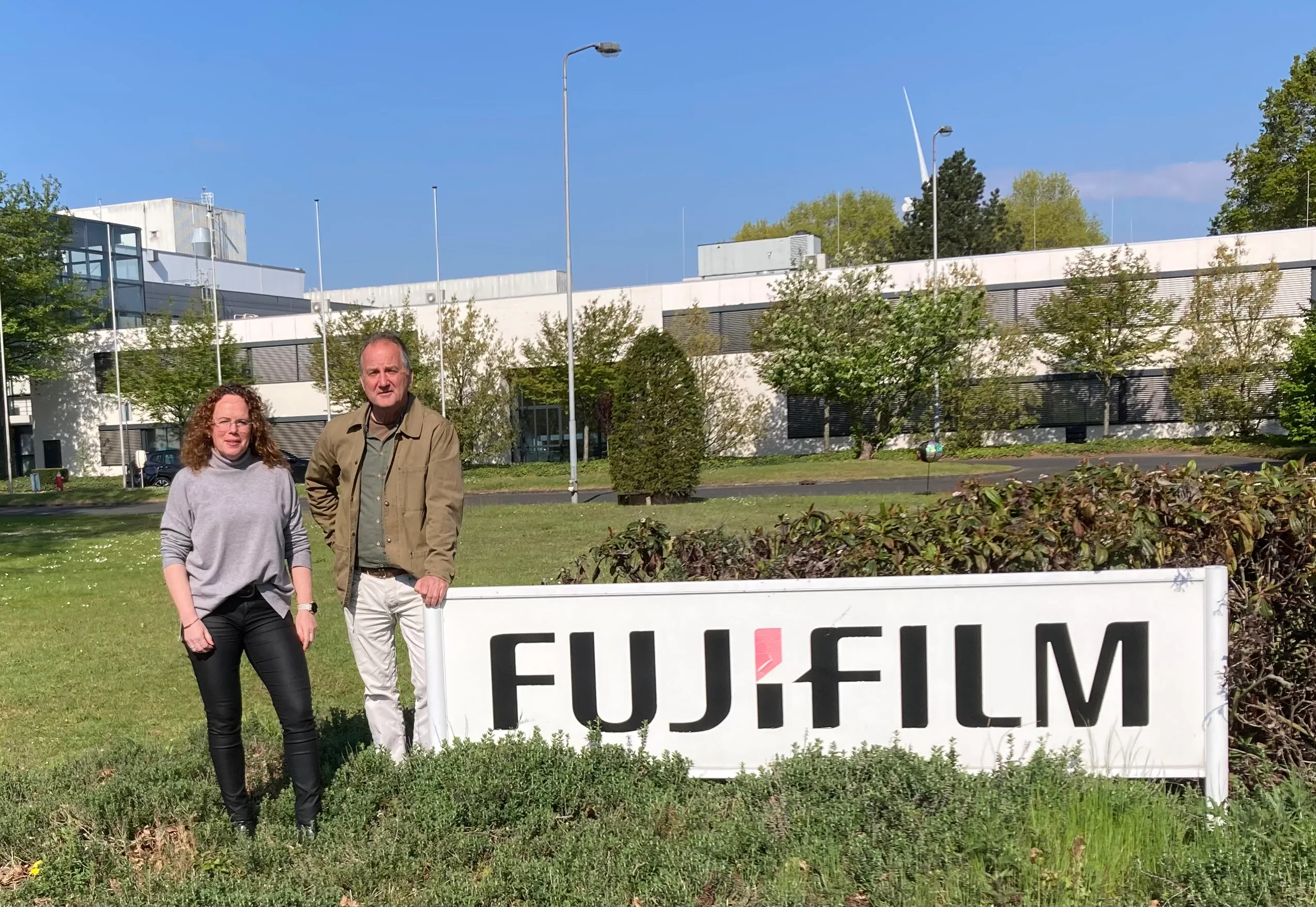 Nathalie Albers en Ruud Backelandt van Fujifilm: 'We leggen ook Asito gewoon langs de meetlat, want het contract kan niet uit de pas gaan lopen.'