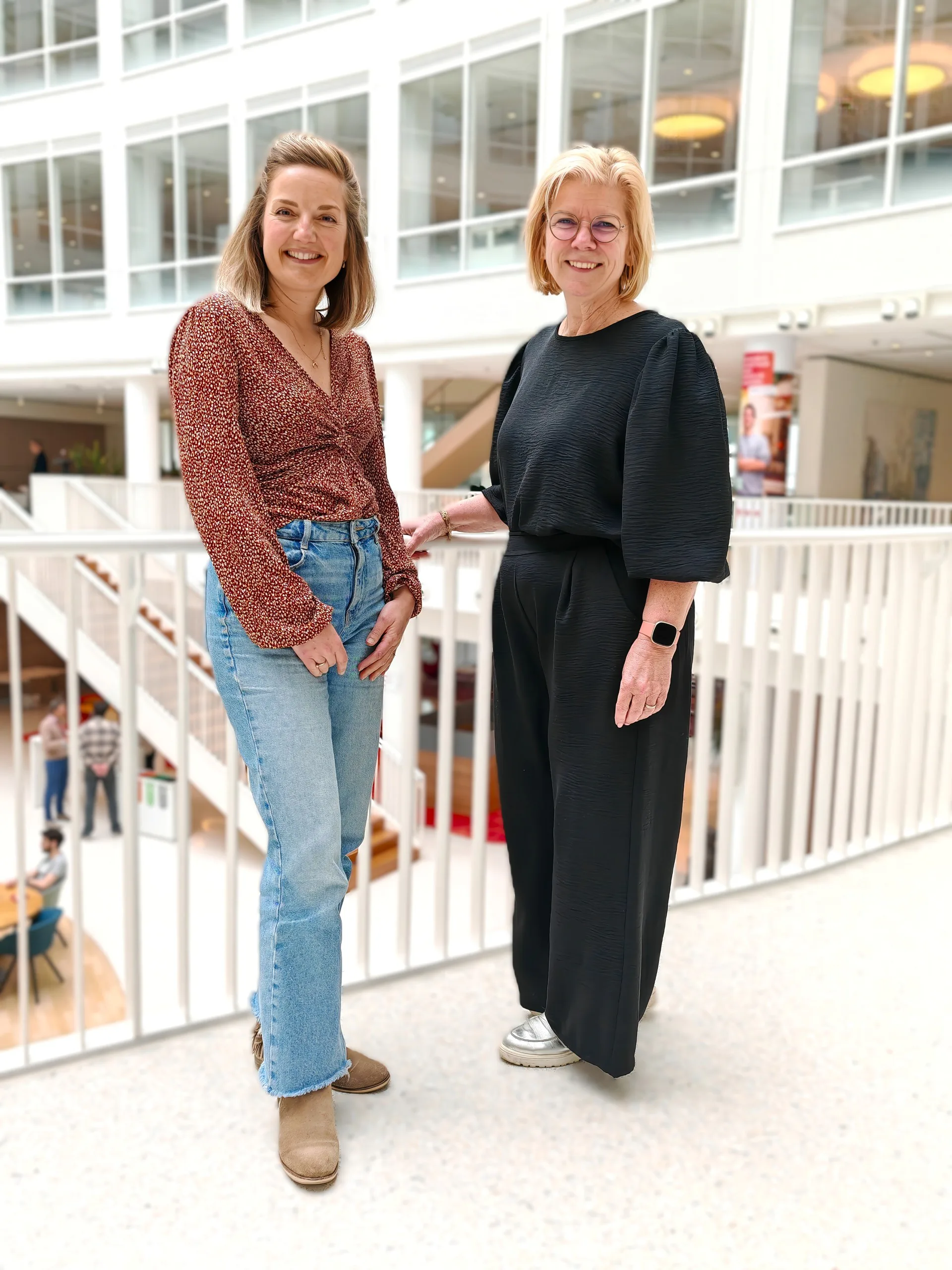 Nathalie Leeuwenburgh, manager Facility Services en Desiree Dongelmans, Manager Facilities & Real Estate (beeld: Eneco)